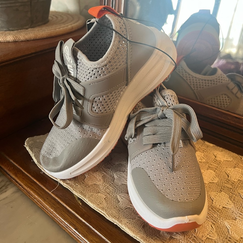 ECKO UNLTD Classic Mesh Athletic Casual Sneakers Grey Orange White Boy's 13‎ NWT